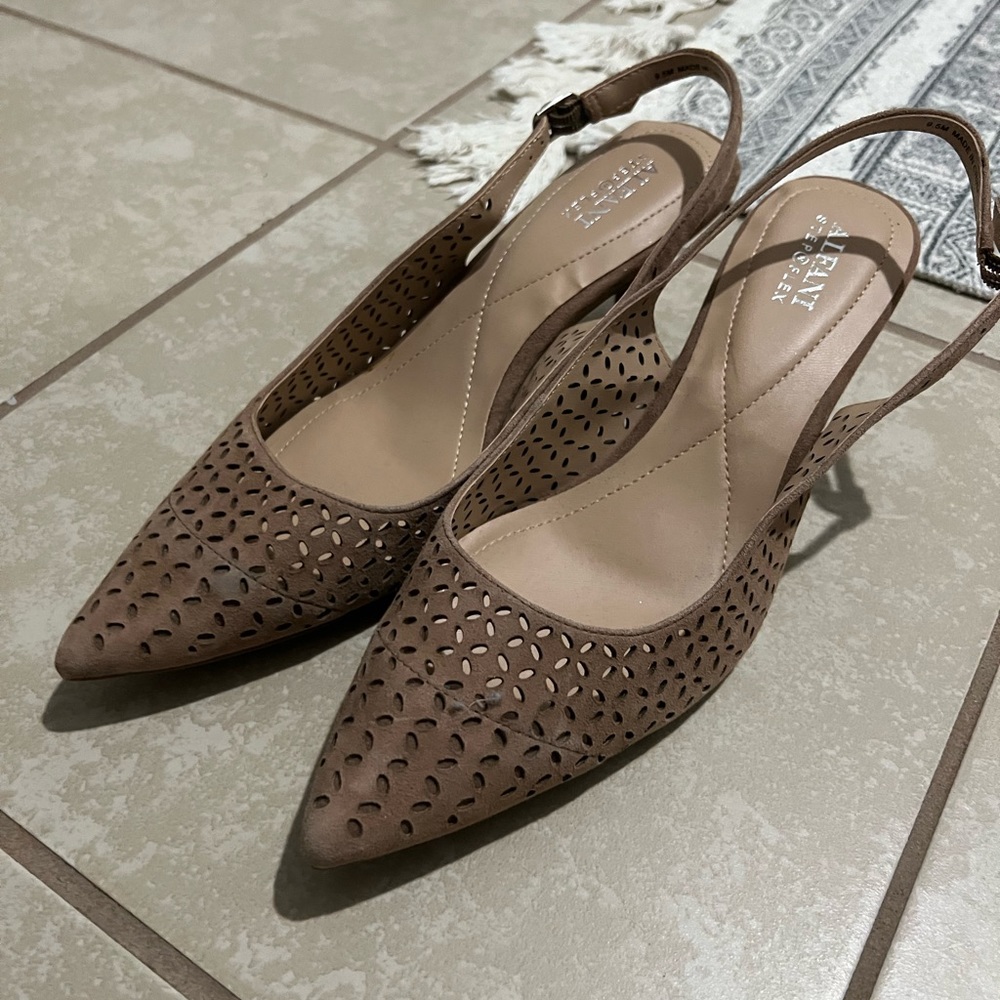 Alfani beige heals